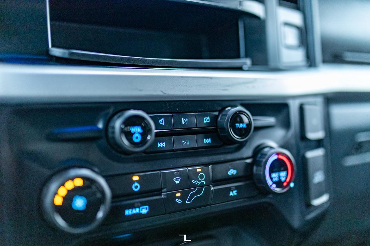 2023 Ford F-350 4x4 Crew Cab XLT Deck PSeat BCam Red Deer AB