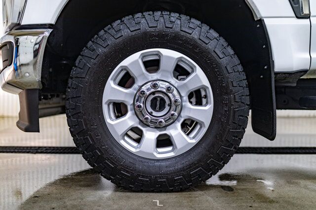 2023 Ford F-350 4x4 Crew Cab XLT FX4 BCam Red Deer AB