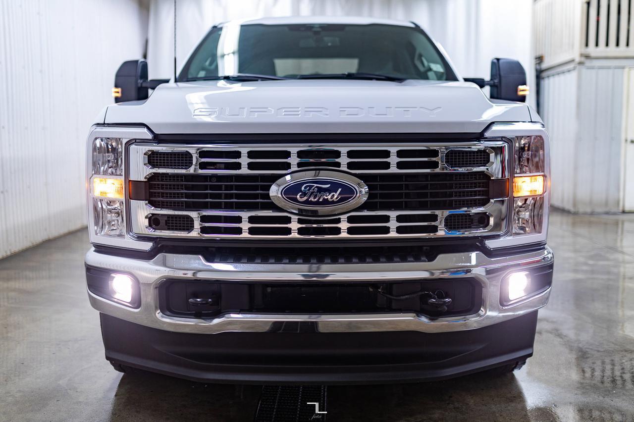 2023 Ford F-350 4x4 Crew Cab XLT FX4 BCam Red Deer AB