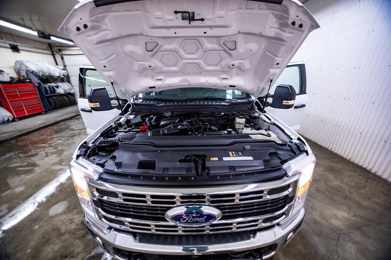 2023 Ford F-350 4x4 Crew Cab XLT FX4 BCam Red Deer AB