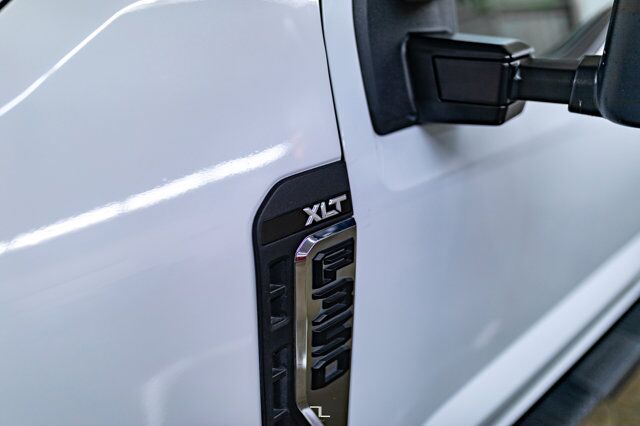 2023 Ford F-350 4x4 Crew Cab XLT FX4 BCam Red Deer AB