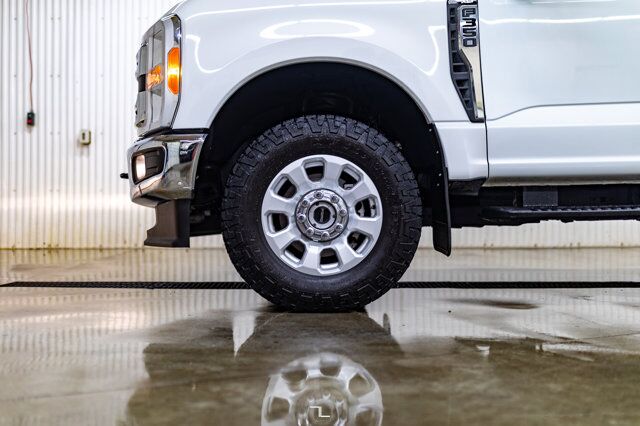 2023 Ford F-350 4x4 Crew Cab XLT FX4 BCam Red Deer AB