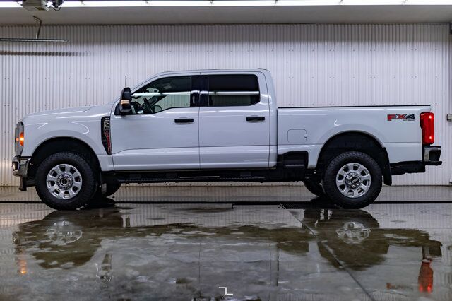 2023 Ford F-350 4x4 Crew Cab XLT FX4 BCam Red Deer AB