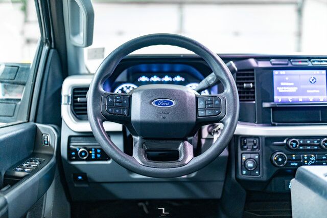 2023 Ford F-350 4x4 Crew Cab XLT FX4 BCam Red Deer AB