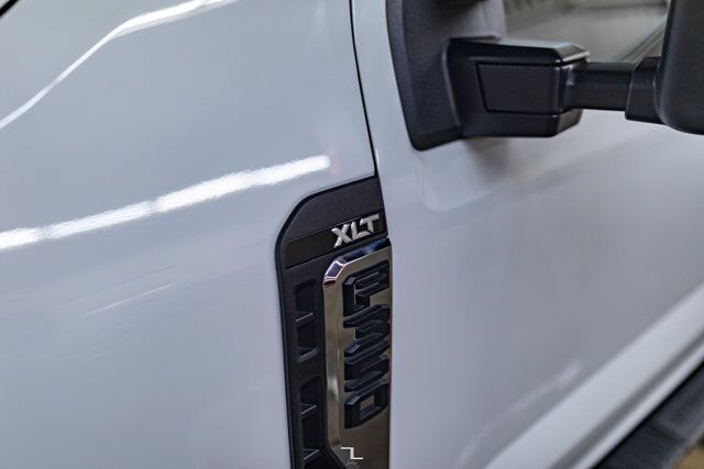 2023 Ford F-350 4x4 Crew Cab XLT FX4 Diesel PSeat BCam Red Deer AB