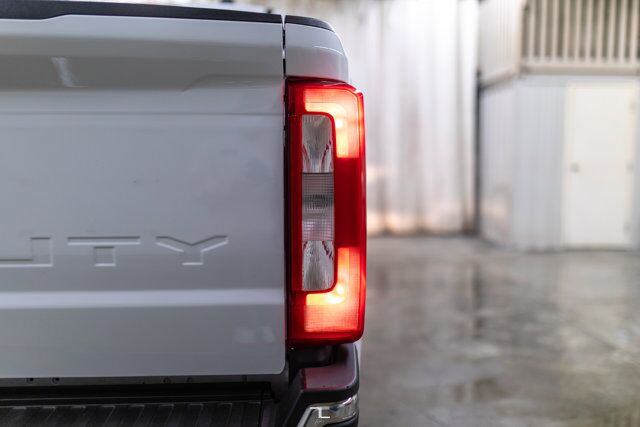 2023 Ford F-350 4x4 Crew Cab XLT FX4 Diesel PSeat BCam Red Deer AB