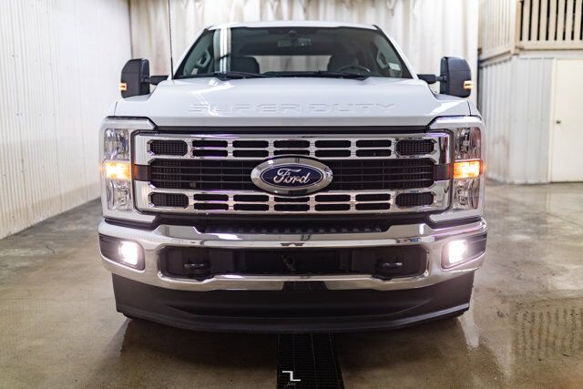 2023 Ford F-350 4x4 Crew Cab XLT FX4 Diesel PSeat BCam Red Deer AB
