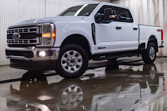 2023 Ford F-350 4x4 Crew Cab XLT FX4 Diesel PSeat BCam Red Deer AB