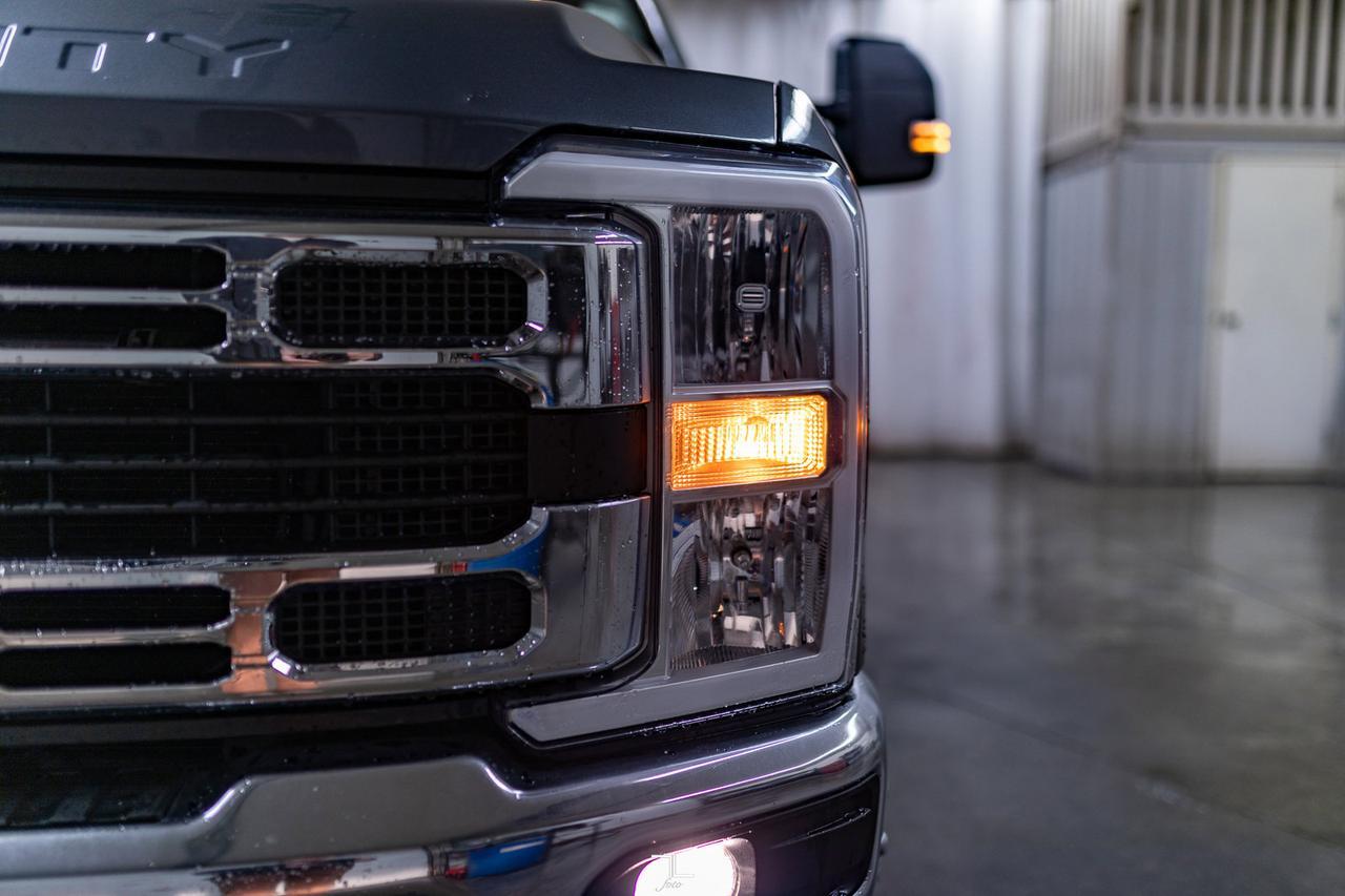 2023 Ford F-350 4x4 Crew Cab XLT FX4 Dually Diesel BCam Red Deer AB