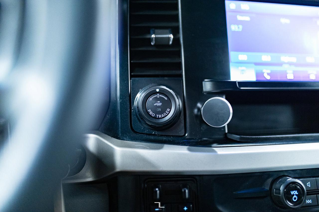 2023 Ford F-350 4x4 Crew Cab XLT FX4 Dually Diesel BCam Red Deer AB