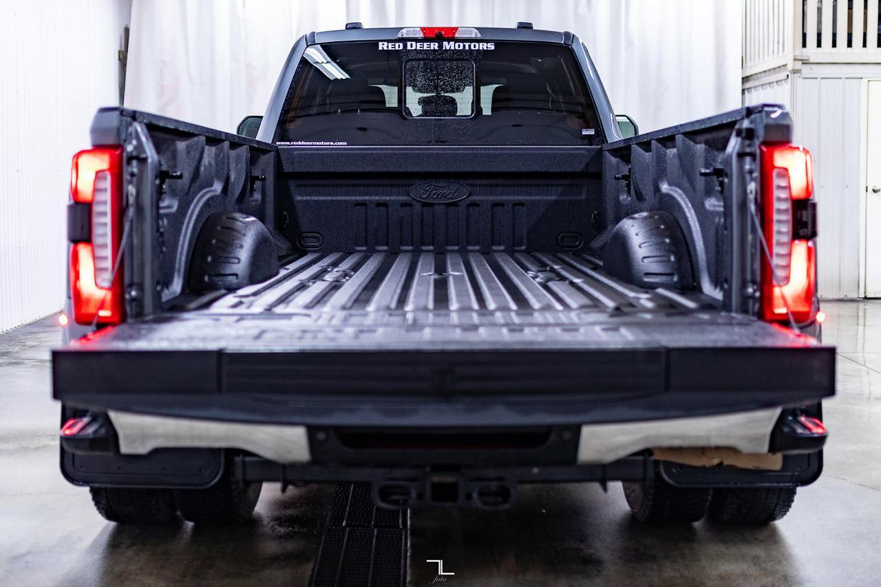 2023 Ford F-350 4x4 Crew Cab XLT FX4 Dually Diesel BCam Red Deer AB