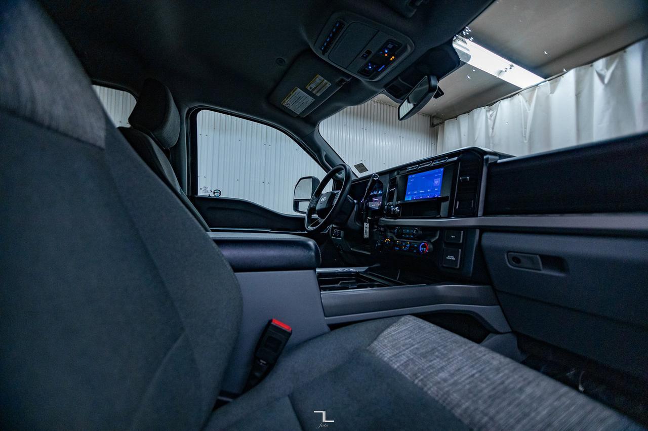 2023 Ford F-350 4x4 Crew Cab XLT FX4 Dually Diesel BCam Red Deer AB