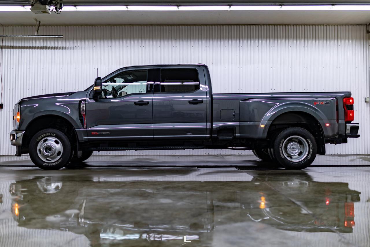 2023 Ford F-350 4x4 Crew Cab XLT FX4 Dually Diesel BCam Red Deer AB