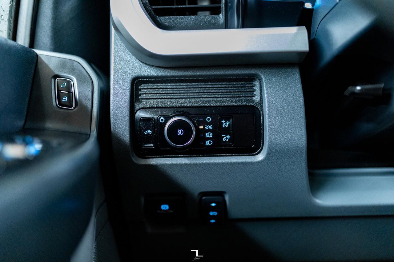 2023 Ford F-350 4x4 Crew Cab XLT FX4 Dually Diesel BCam Red Deer AB