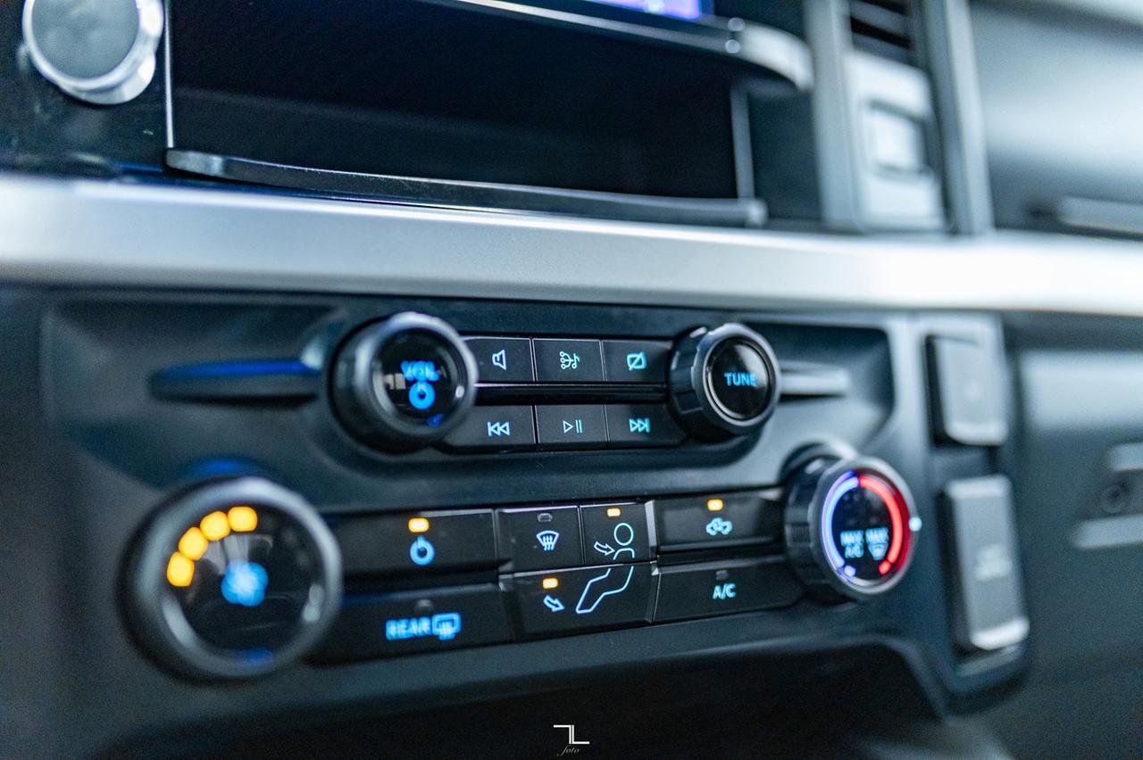 2023 Ford F-350 4x4 Crew Cab XLT FX4 Dually Diesel BCam Red Deer AB