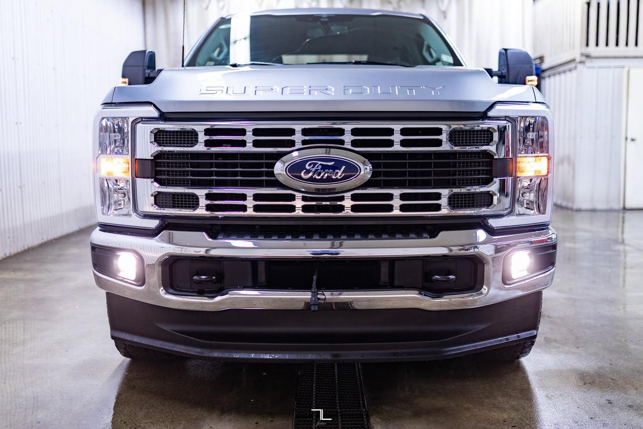 2023 Ford F-350 4x4 Crew Cab XLT FX4 Longbox PSeat BCam Red Deer AB