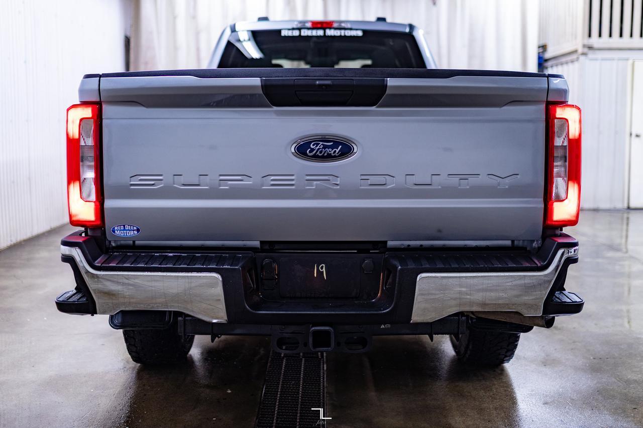 2023 Ford F-350 4x4 Crew Cab XLT FX4 Longbox PSeat BCam Red Deer AB