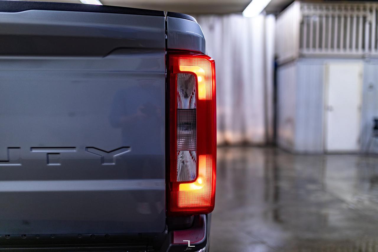 2023 Ford F-350 4x4 Crew Cab XLT FX4 Longbox PSeat BCam Red Deer AB