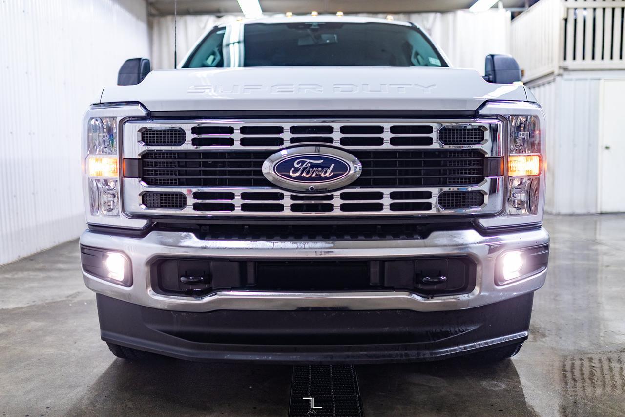 2023 Ford F-350 4x4 Crew Cab XLT FX4 Longbox PSeat BCam Red Deer AB