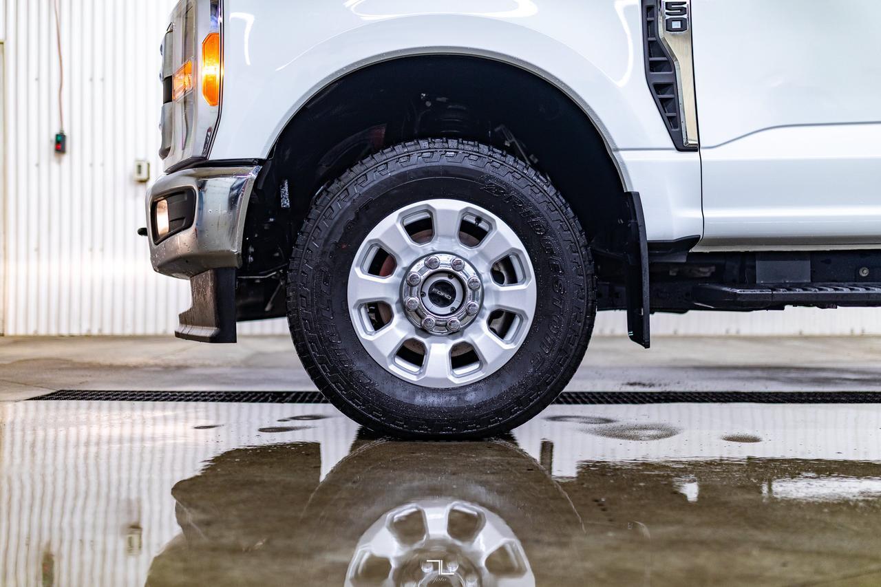 2023 Ford F-350 4x4 Crew Cab XLT FX4 Longbox PSeat BCam Red Deer AB