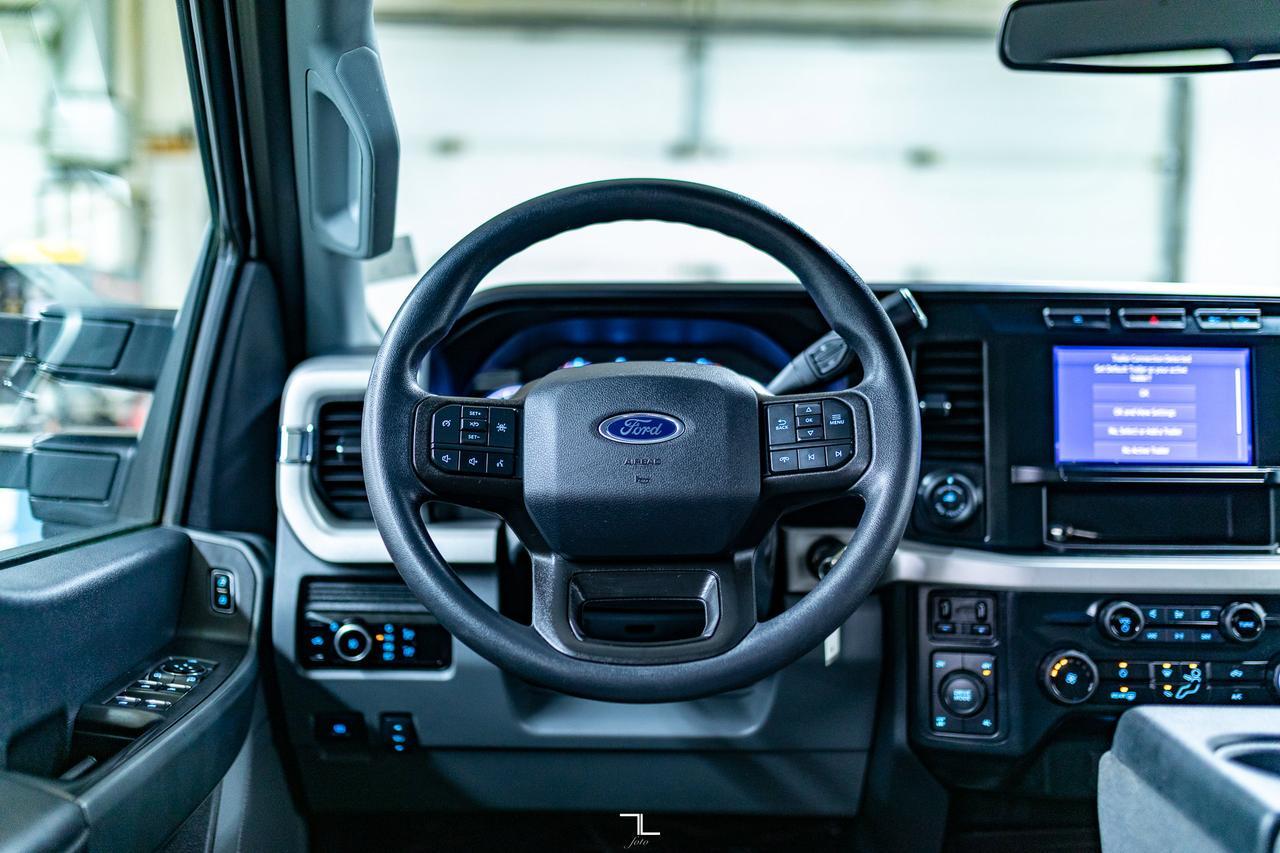 2023 Ford F-350 4x4 Crew Cab XLT FX4 Longbox PSeat BCam Red Deer AB