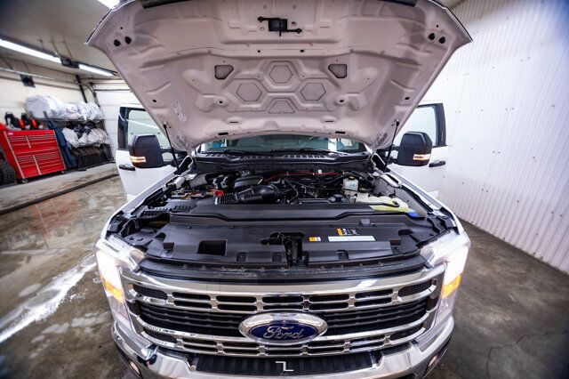 2023 Ford F-350 4x4 Crew Cab XLT FX4 Longbox Pseat BCam Red Deer AB