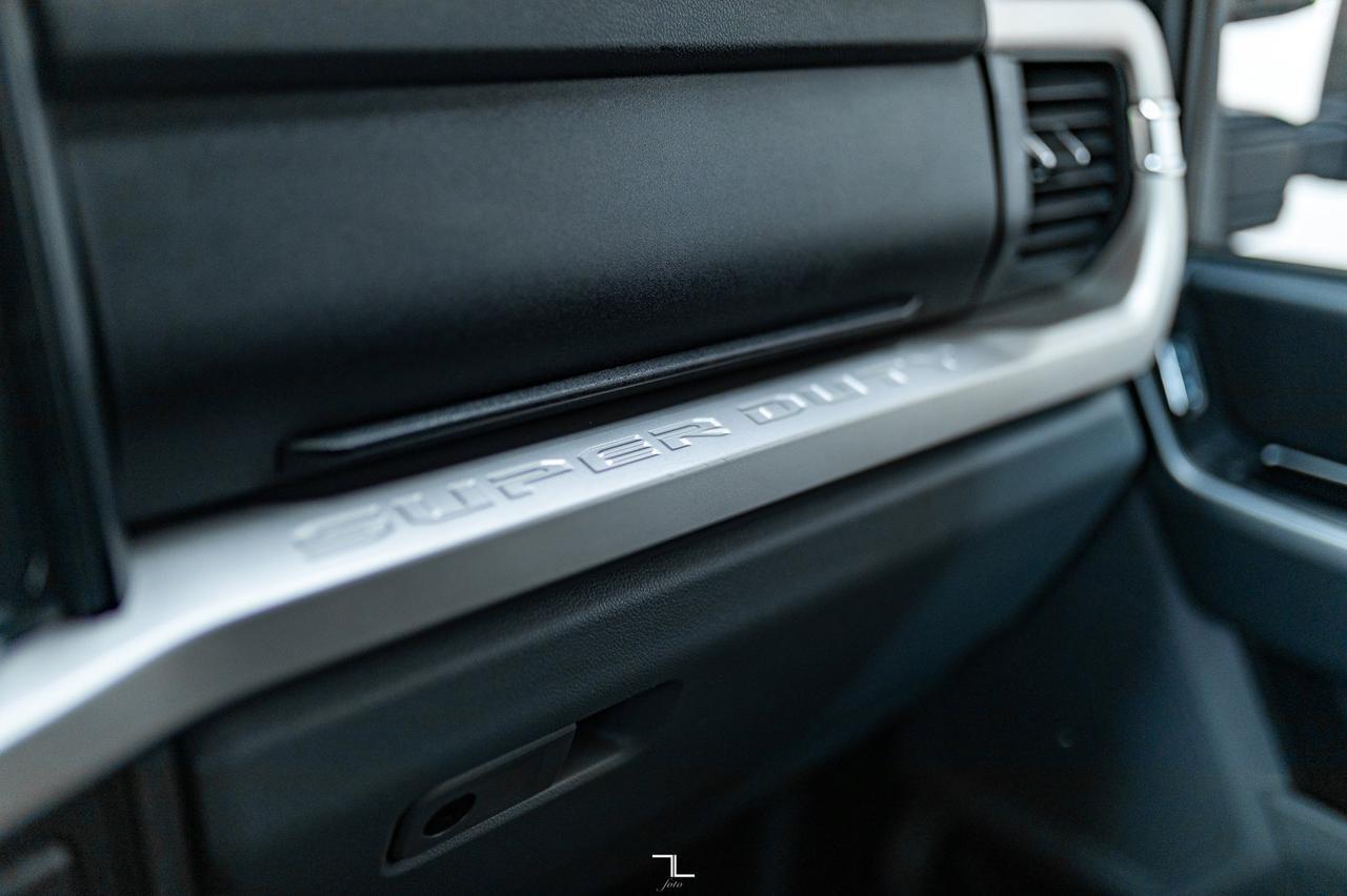 2023 Ford F-350 4x4 Crew Cab XLT FX4 Longbox Pseat BCam Red Deer AB