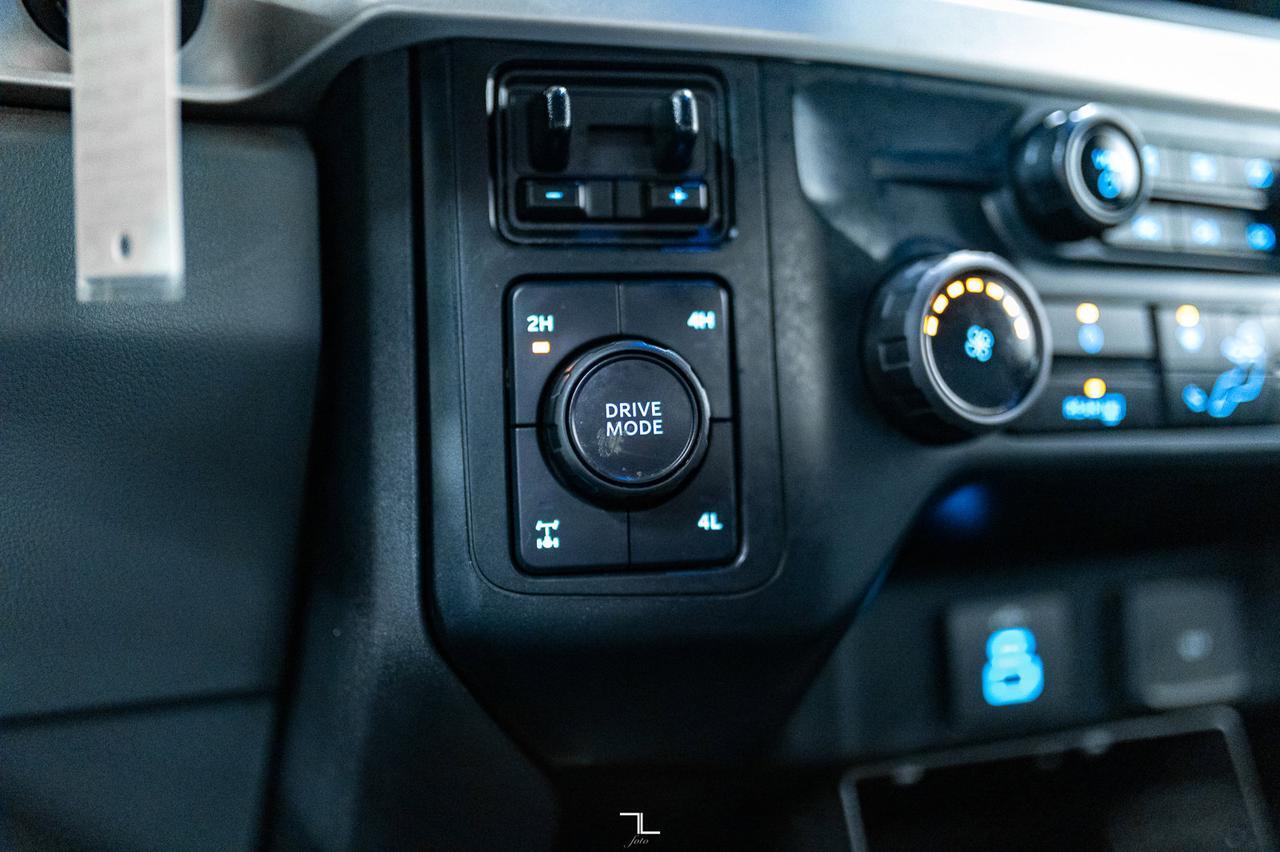 2023 Ford F-350 4x4 Crew Cab XLT FX4 Longbox Pseat BCam Red Deer AB