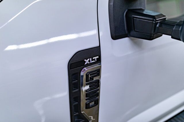 2023 Ford F-350 4x4 Crew Cab XLT FX4 Longbox Pseat BCam Red Deer AB