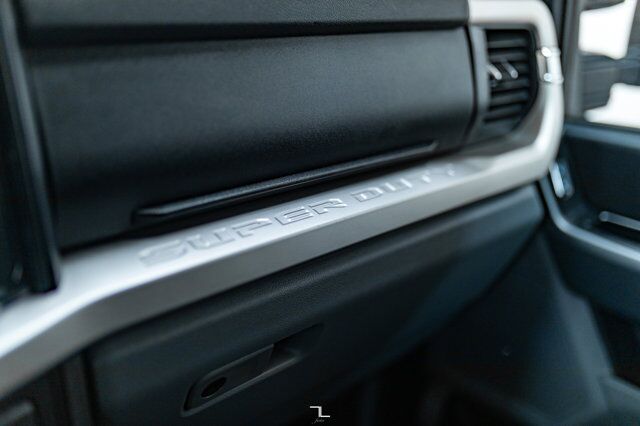 2023 Ford F-350 4x4 Crew Cab XLT FX4 Longbox Pseat BCam Red Deer AB