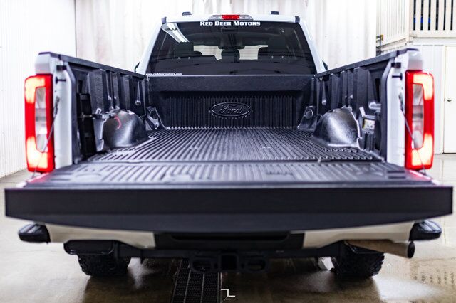 2023 Ford F-350 4x4 Crew Cab XLT FX4 Longbox Pseat BCam Red Deer AB