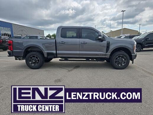 2023_Ford_F-350 Super Duty_4x4 Crew Cab Lariat SRW_ Fond du Lac WI