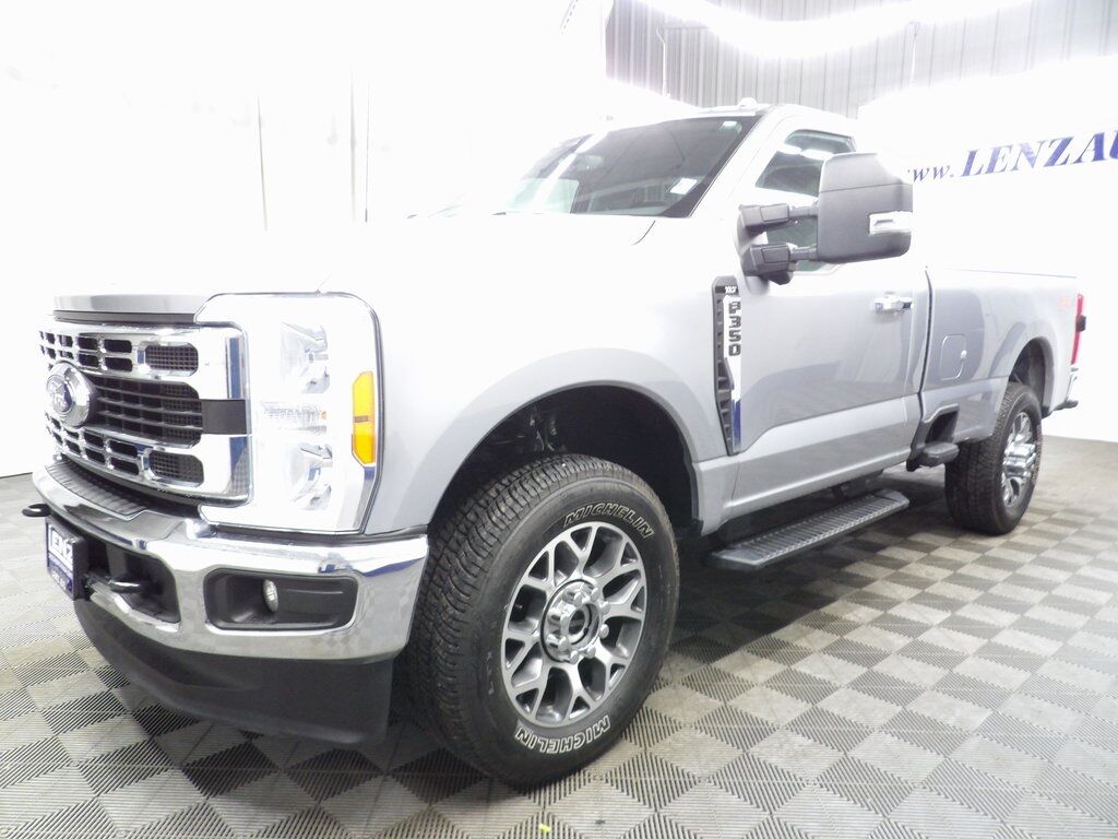2023 Ford F-350 Super Duty 4x4 Regular Cab XLT SRW Fond du Lac WI