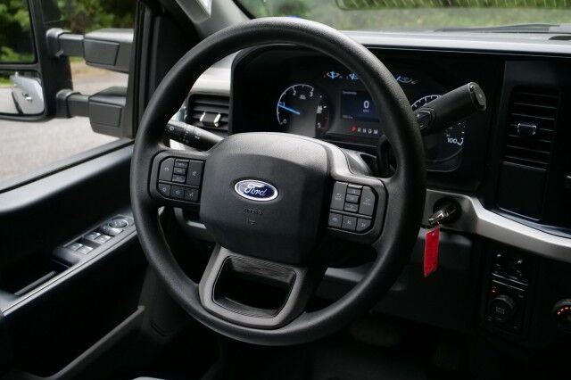2023 Ford F-350 Super Duty XL 4X4 / 6.7L Turbo Diesel V8 / Wheels & Tires Upgrade! High Point NC