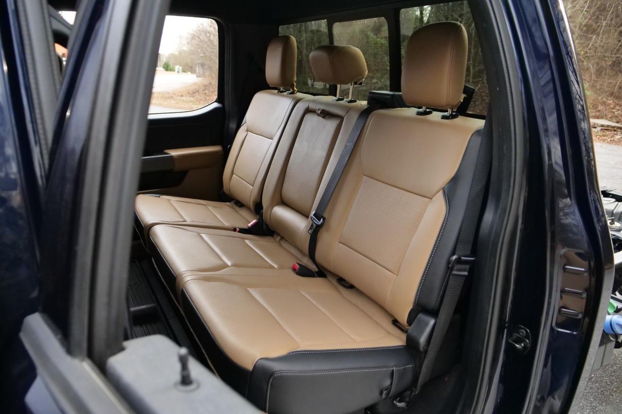 2023 Ford F-350SD Chassis LARIAT 4X4 / DRW / V8 Diesel / Cooled Seats! Lincolnton NC