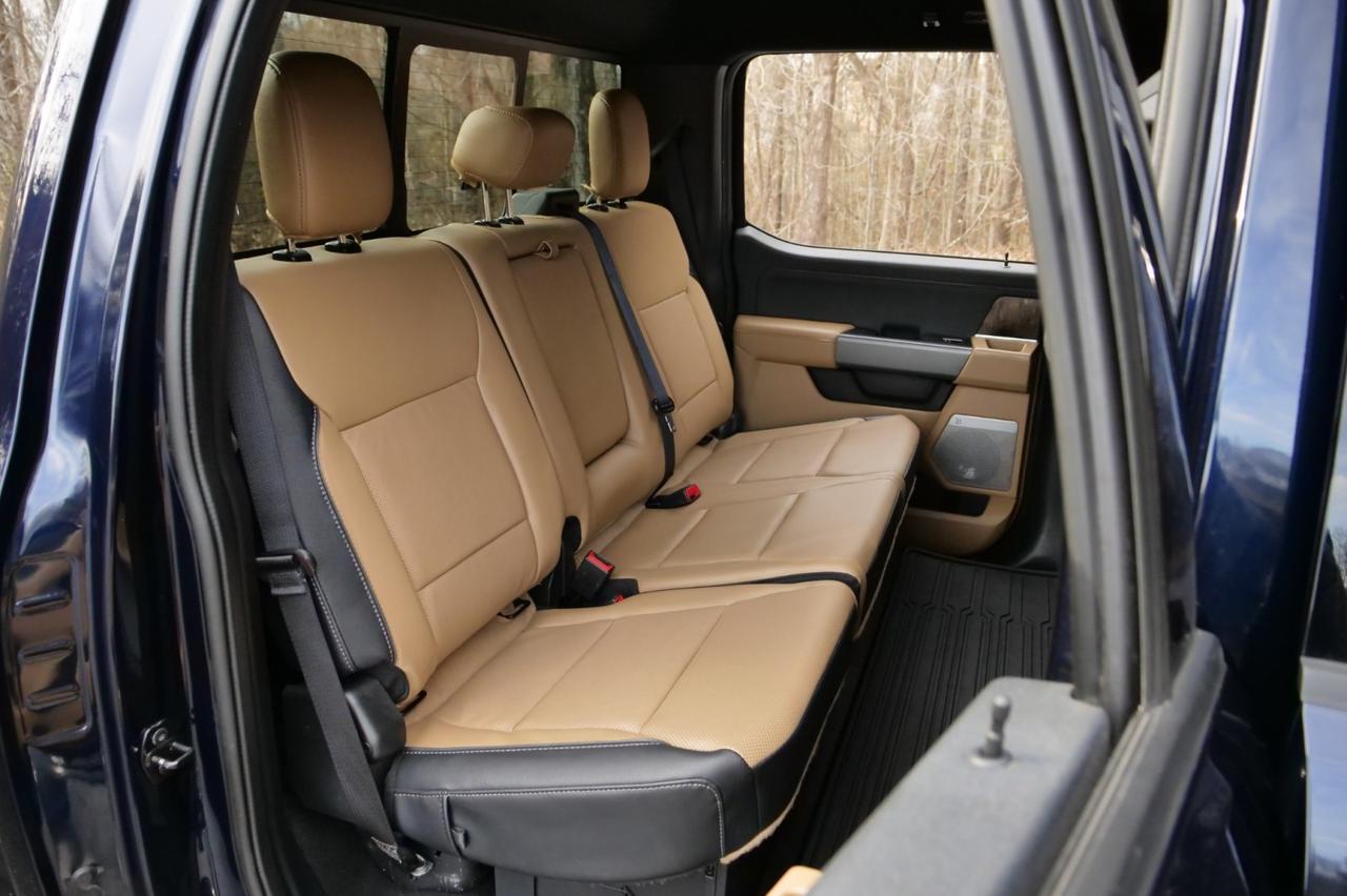 2023 Ford F-350SD Chassis LARIAT 4X4 / DRW / V8 Diesel / Cooled Seats! Lincolnton NC