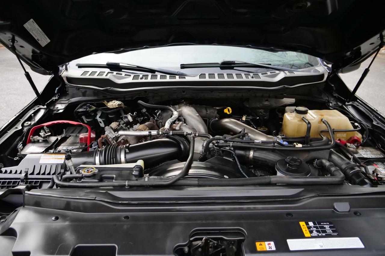 2023 Ford F-350SD Chassis LARIAT 4X4 / DRW / V8 Diesel / Cooled Seats! Lincolnton NC