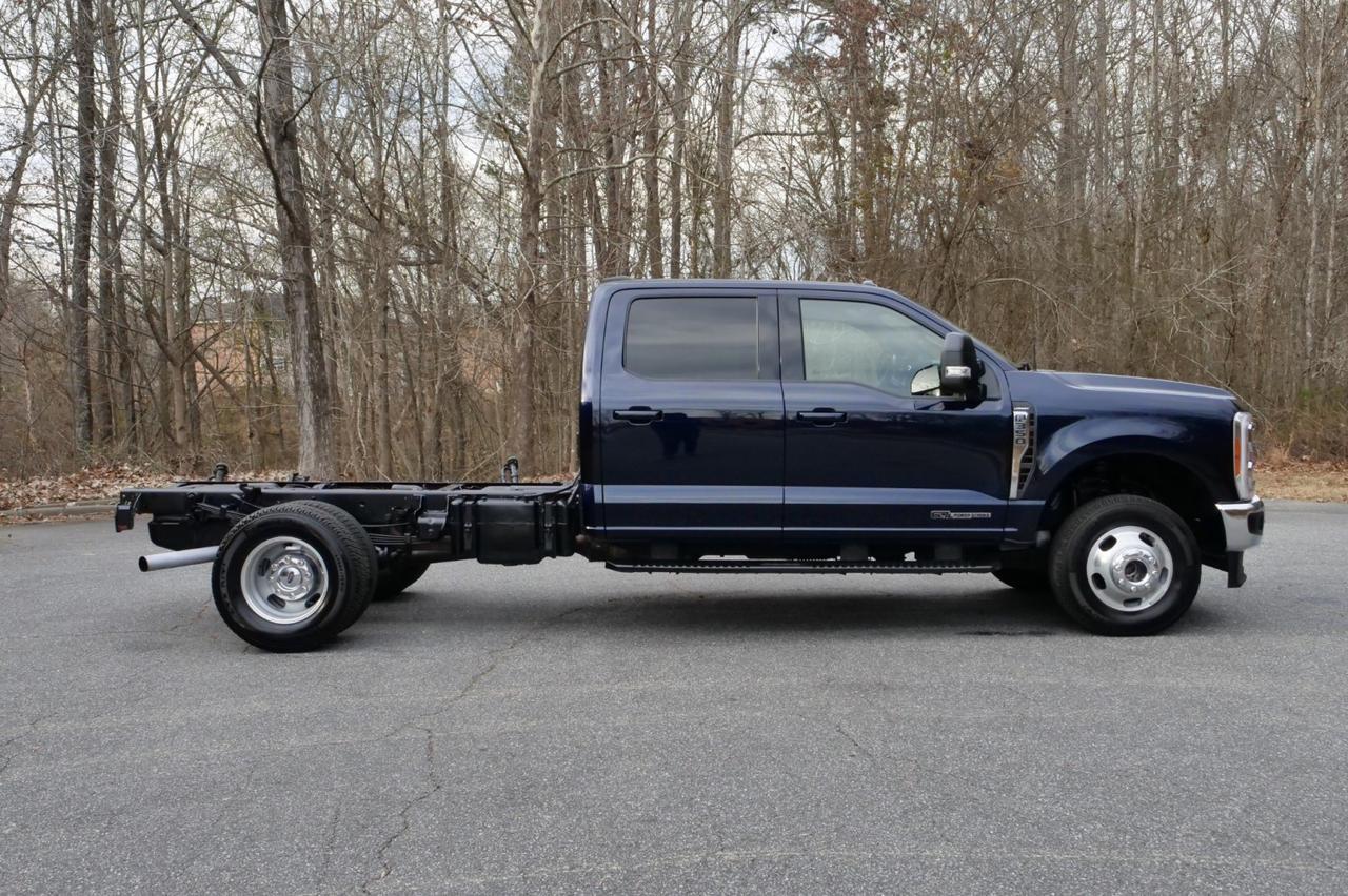 2023 Ford F-350SD Chassis LARIAT 4X4 / DRW / V8 Diesel / Cooled Seats! Lincolnton NC