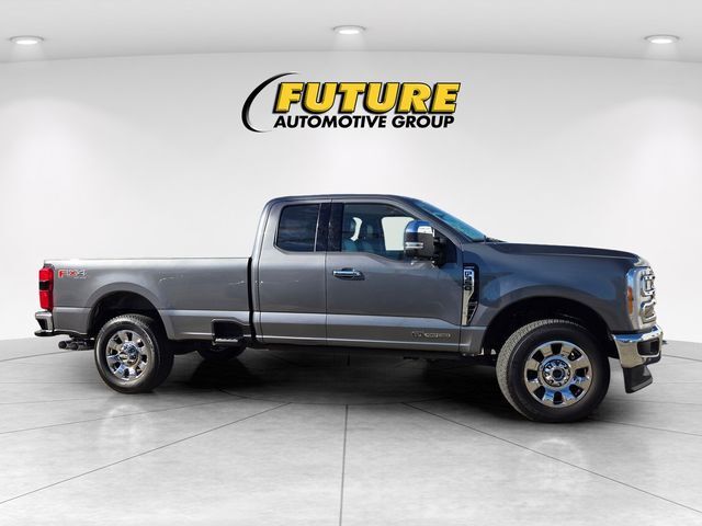 2023 Ford F-350SD Lariat