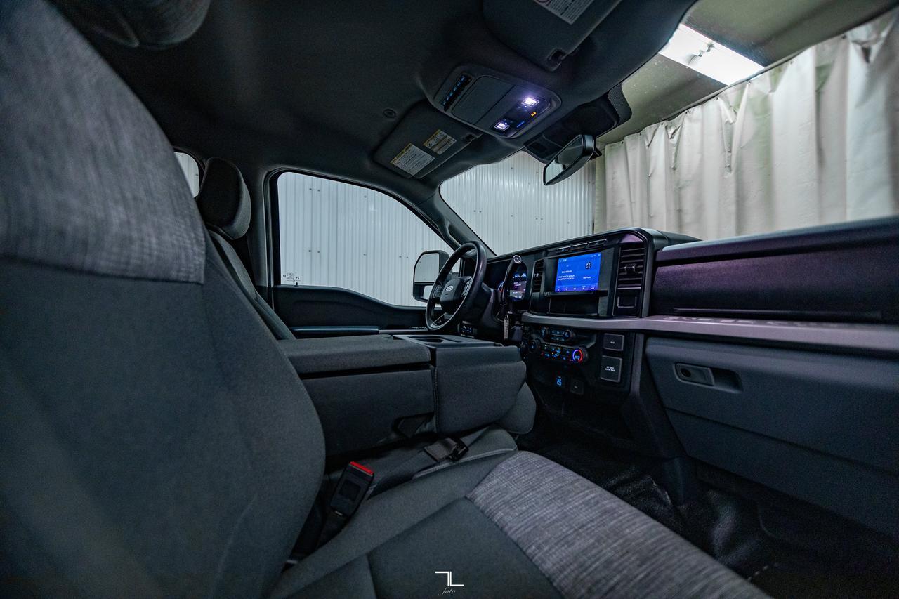 2023 Ford F-450 4x4 Crew Cab XLT Dually Deck Diesel BCam Red Deer AB