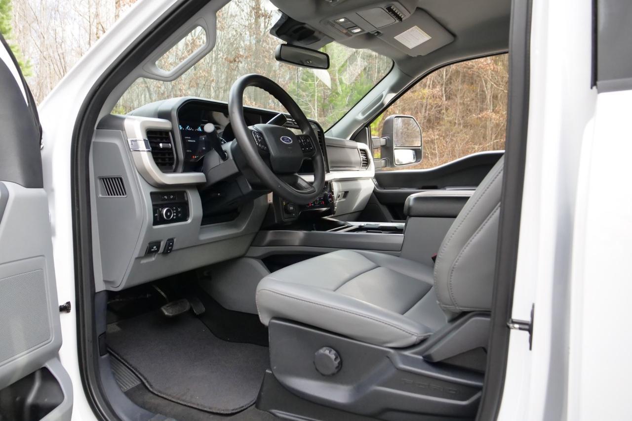 2023 Ford F-450 Super Duty Chassis XLT 4X4 / Crew Cab / DRW / Diesel! Lincolnton NC