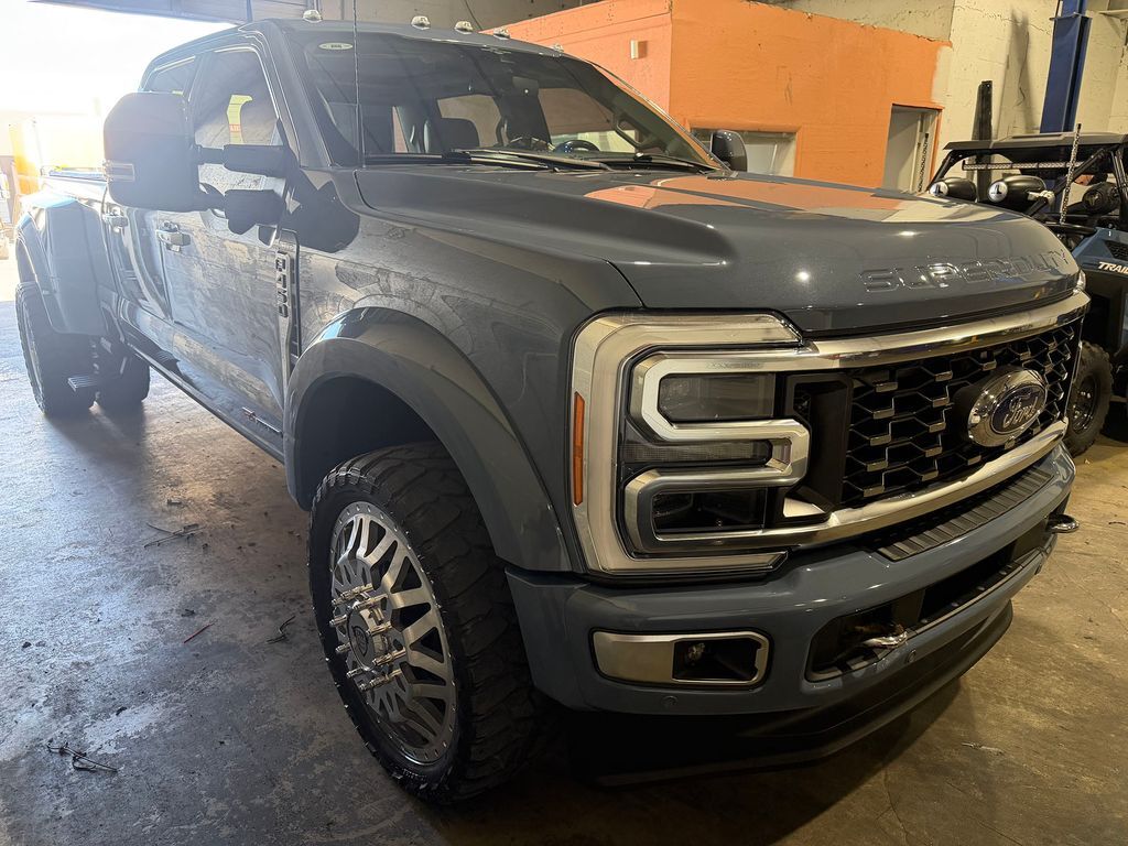 2023 Ford F-450SD Limited