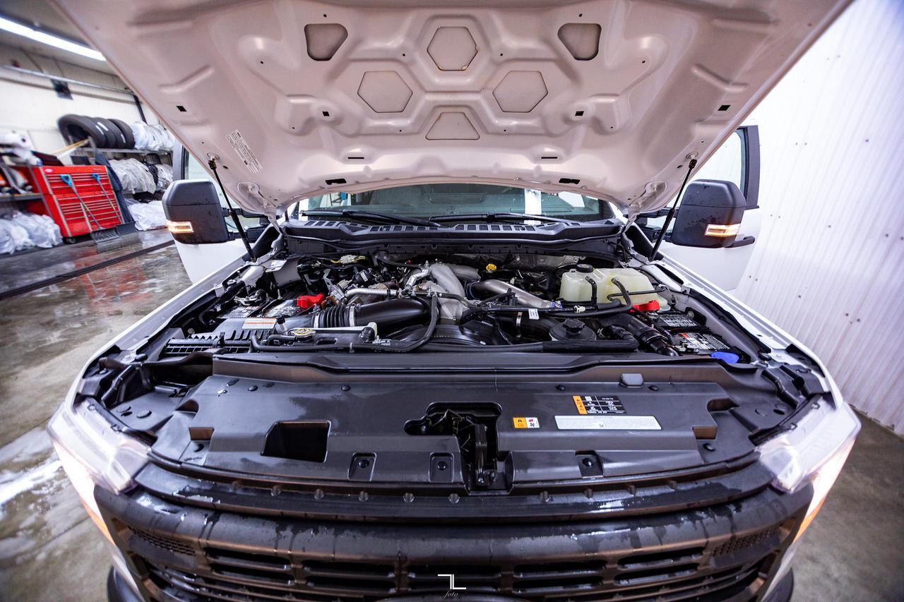 2023 Ford F-550 4x4 Crew Cab XL Deck Diesel BCam Red Deer AB