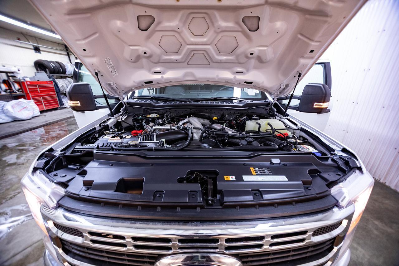 2023 Ford F-550 4x4 Crew Cab XLT Deck Diesel BCam Red Deer AB