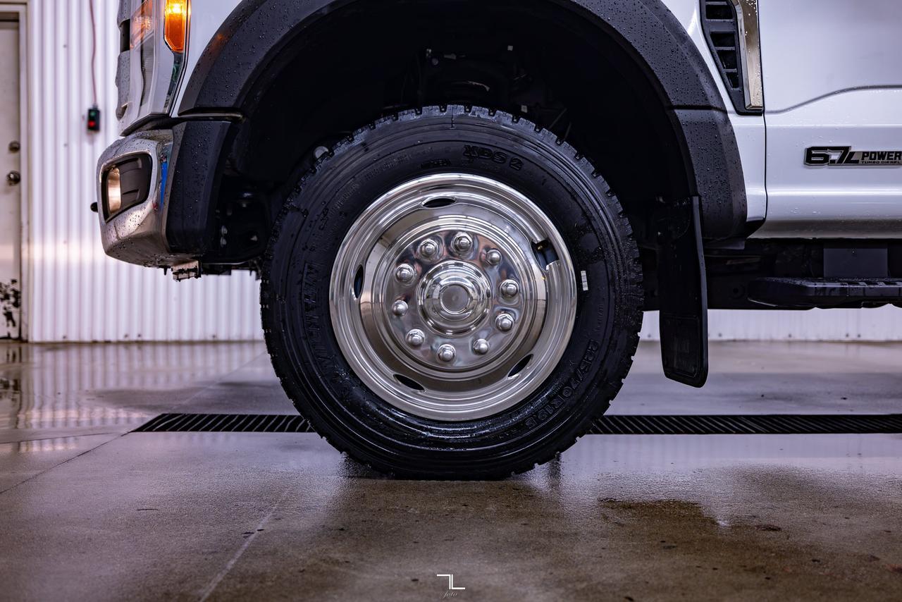 2023 Ford F-550 4x4 Crew Cab XLT Dump Box Diesel BCam Red Deer AB