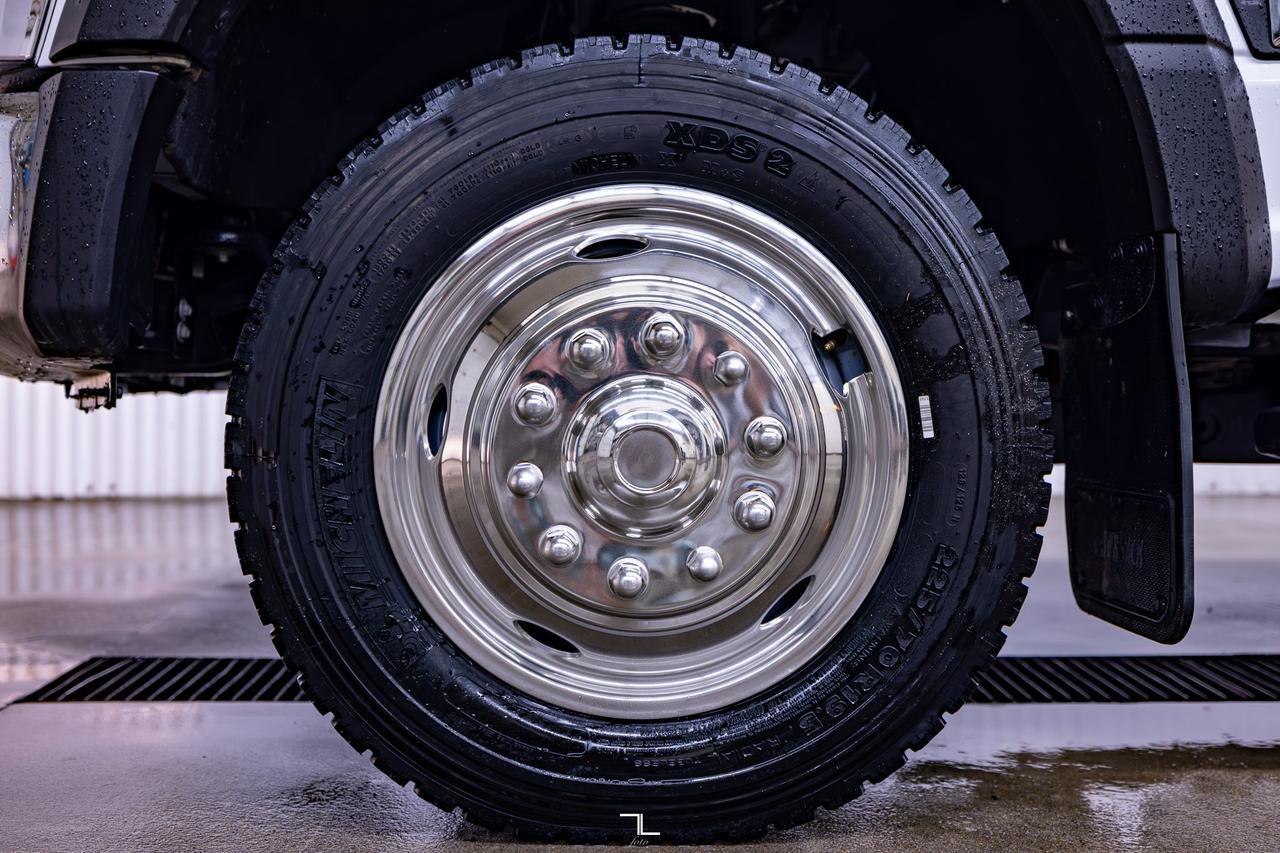 2023 Ford F-550 4x4 Crew Cab XLT Dump Box Diesel BCam Red Deer AB