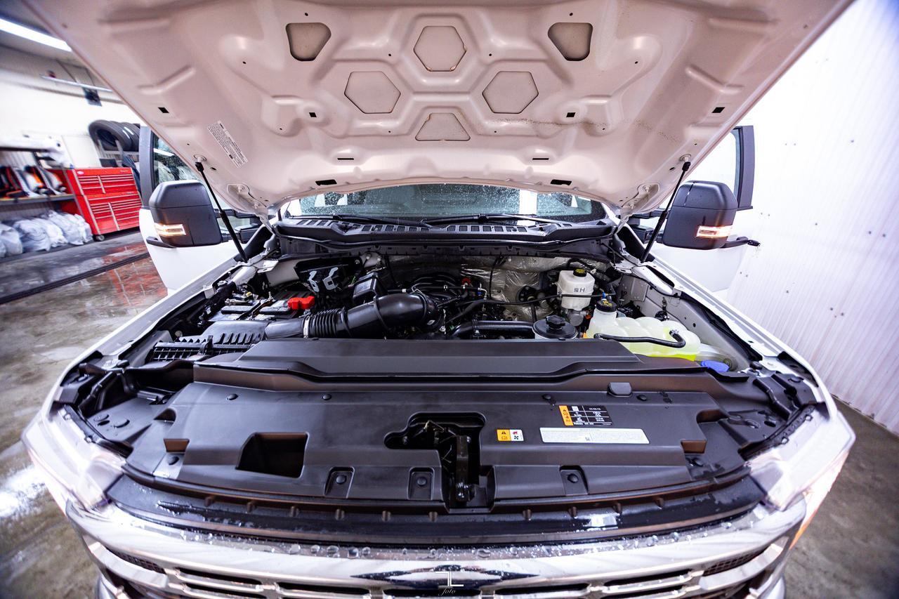 2023 Ford F-550 4x4 Reg Cab XL Deck Red Deer AB