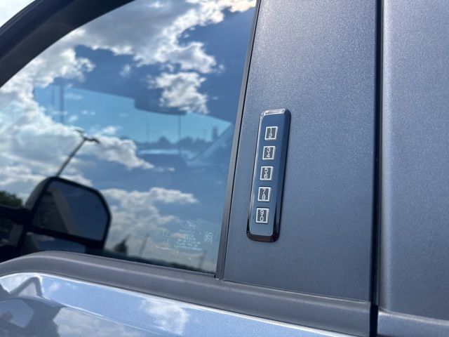 2023 Ford F-550SD XLT Random Lake WI