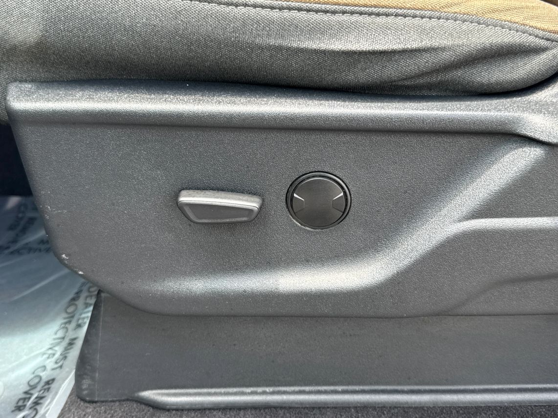 2023 Ford F150 SuperCrew Cab XLT Pickup 4D 5 1/2 ft