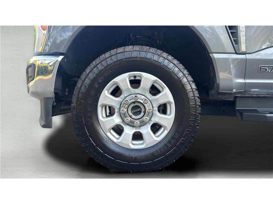 2023 Ford F350 Super Duty Crew Cab XLT Pickup 4D 6 3/4 ft Folsom CA